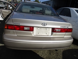 1997 TOYOTA CAMRY LE BEIGE 2.2L AT Z15055